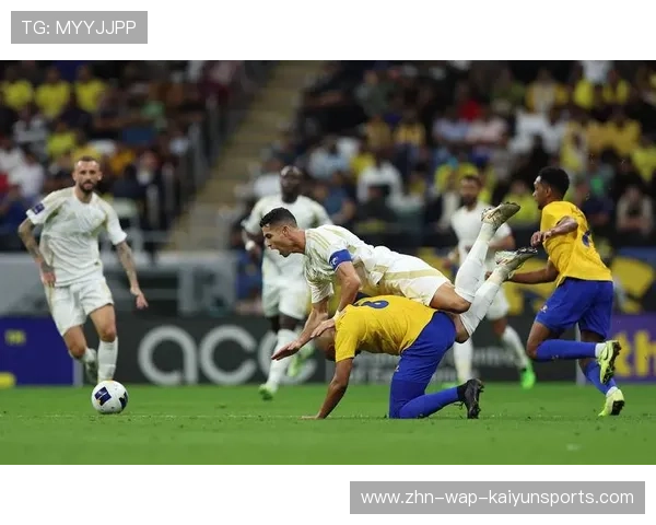 足坛悲喜夜！40岁C罗双响 绝杀 5大豪门集体飘红，c罗系列足球