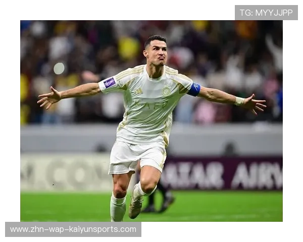 C罗不满提前下场引发猜测，主帅称其身体疲劳需轮换